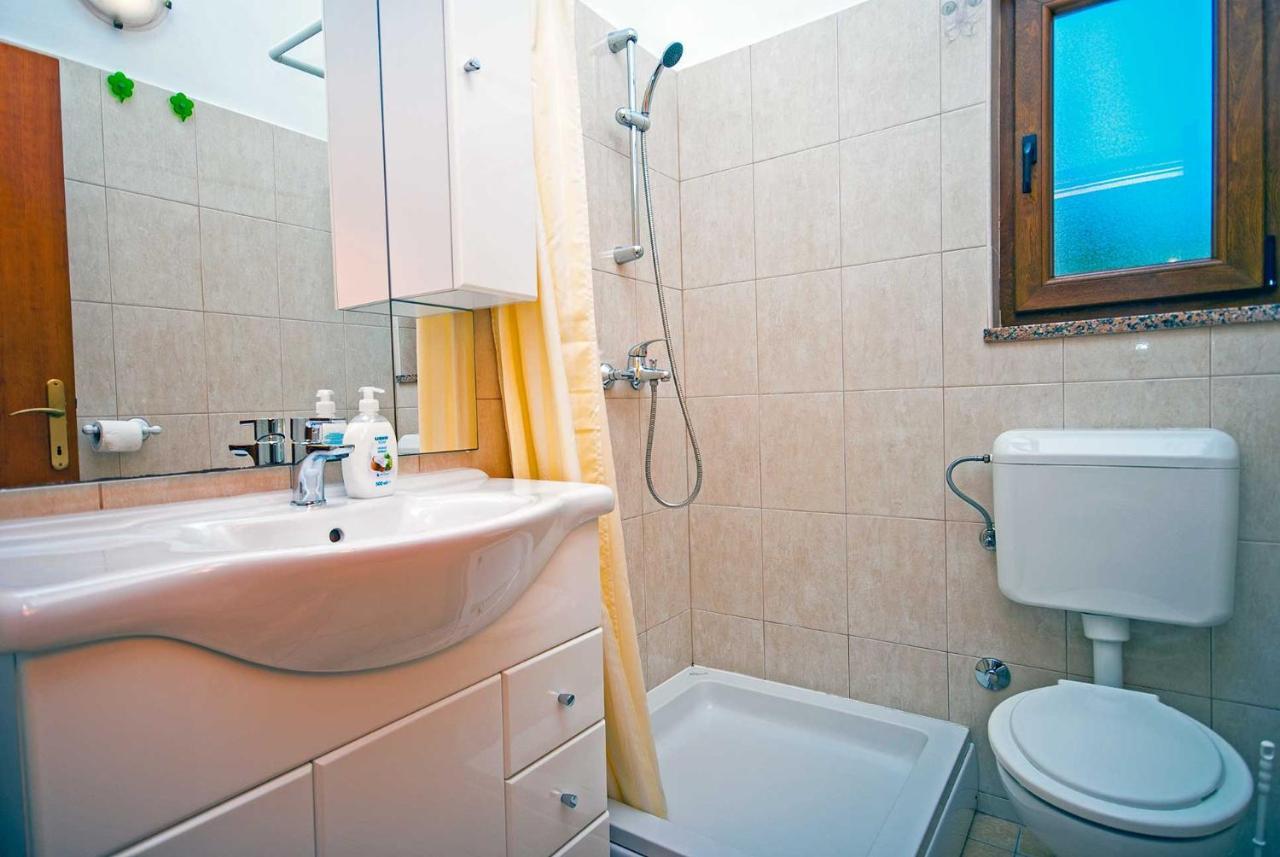 Apartman Kirac Pomer Exterior photo